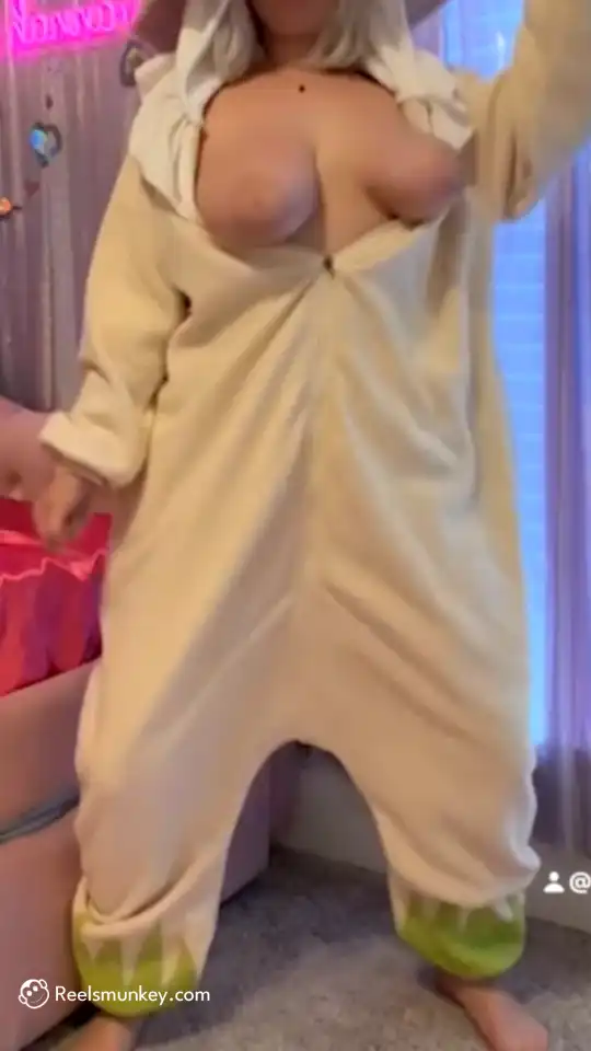 Mushroom Head Women Makes Her Helicopter Tits Rotates In a Jump Suit