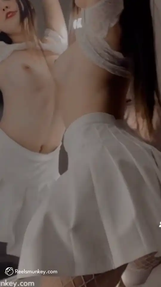 Hot Uwu Girl Pressing Her Beautiful Naked TikTok Boobs On Mirror