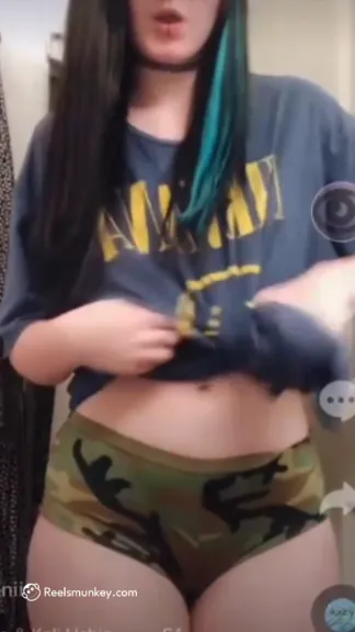 Curvy Body Girl’s With Small Tits NSFW TikTok Dance With Peachy Ass