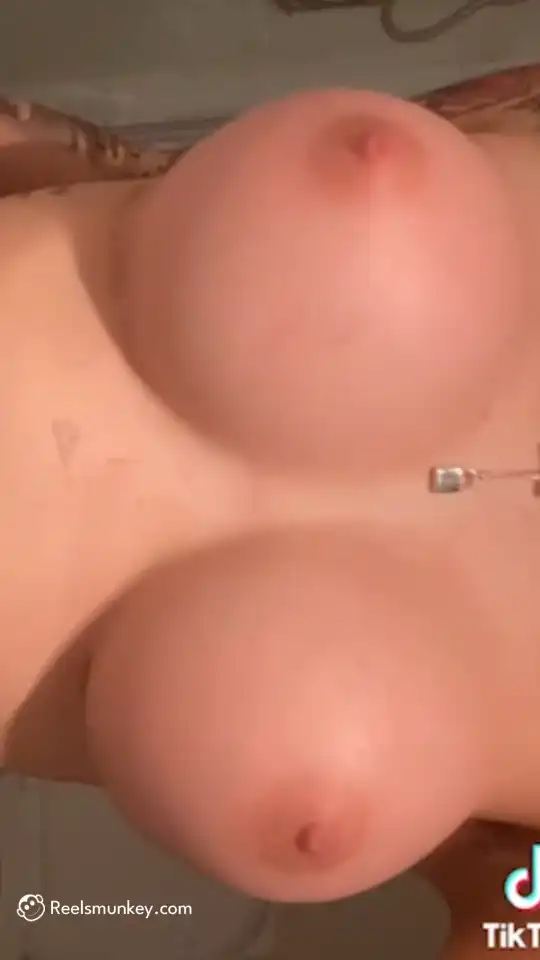 Thick Ass Bunny Showing Her Nudes For TikTok In Her Shower Time