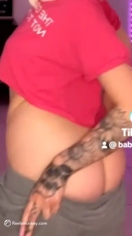 Watch This Hot Smoker Girl Revealing Her Tiny Boobs Over TikTok