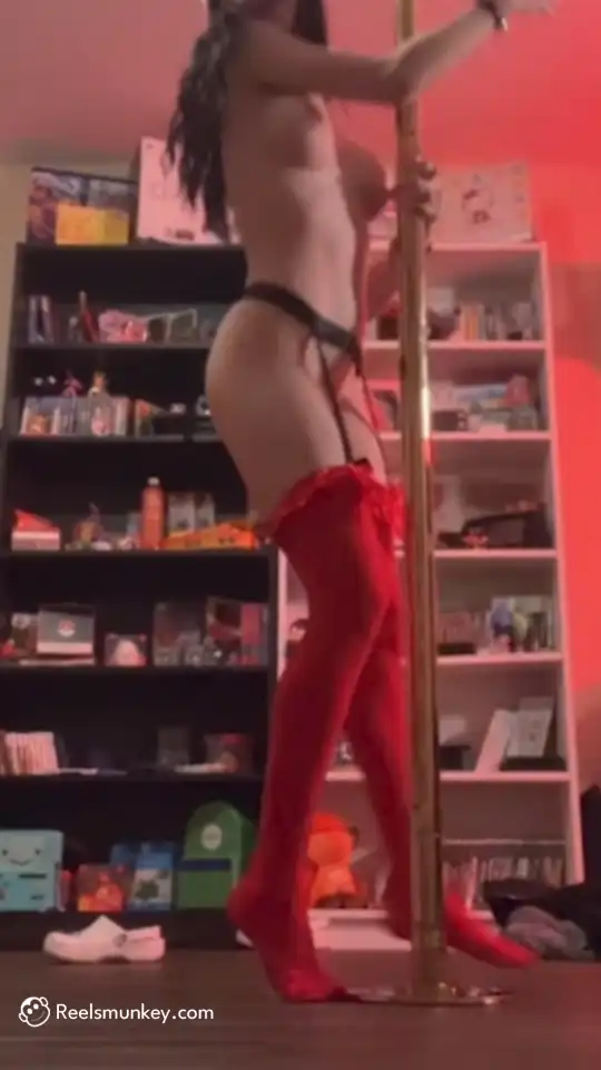 Saggy Tits Girl Making a Naked Pole Dance For This Christmas Celebration